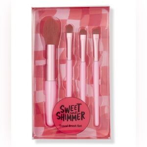 Sweet & Shimmer Travel Brush Set in Pink